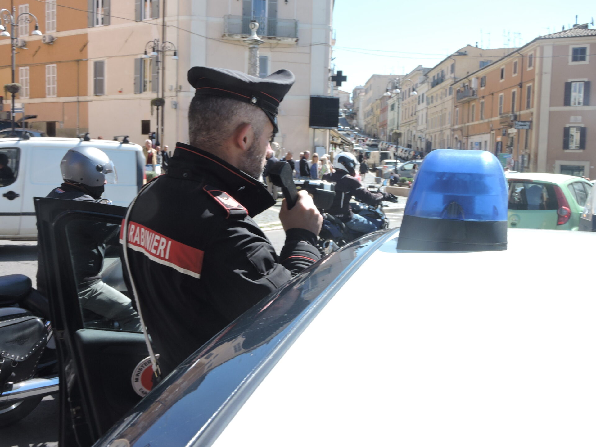 Genzano di Roma. Giovane arrestato dai Carabinieri per possesso di sostanze stupefacenti