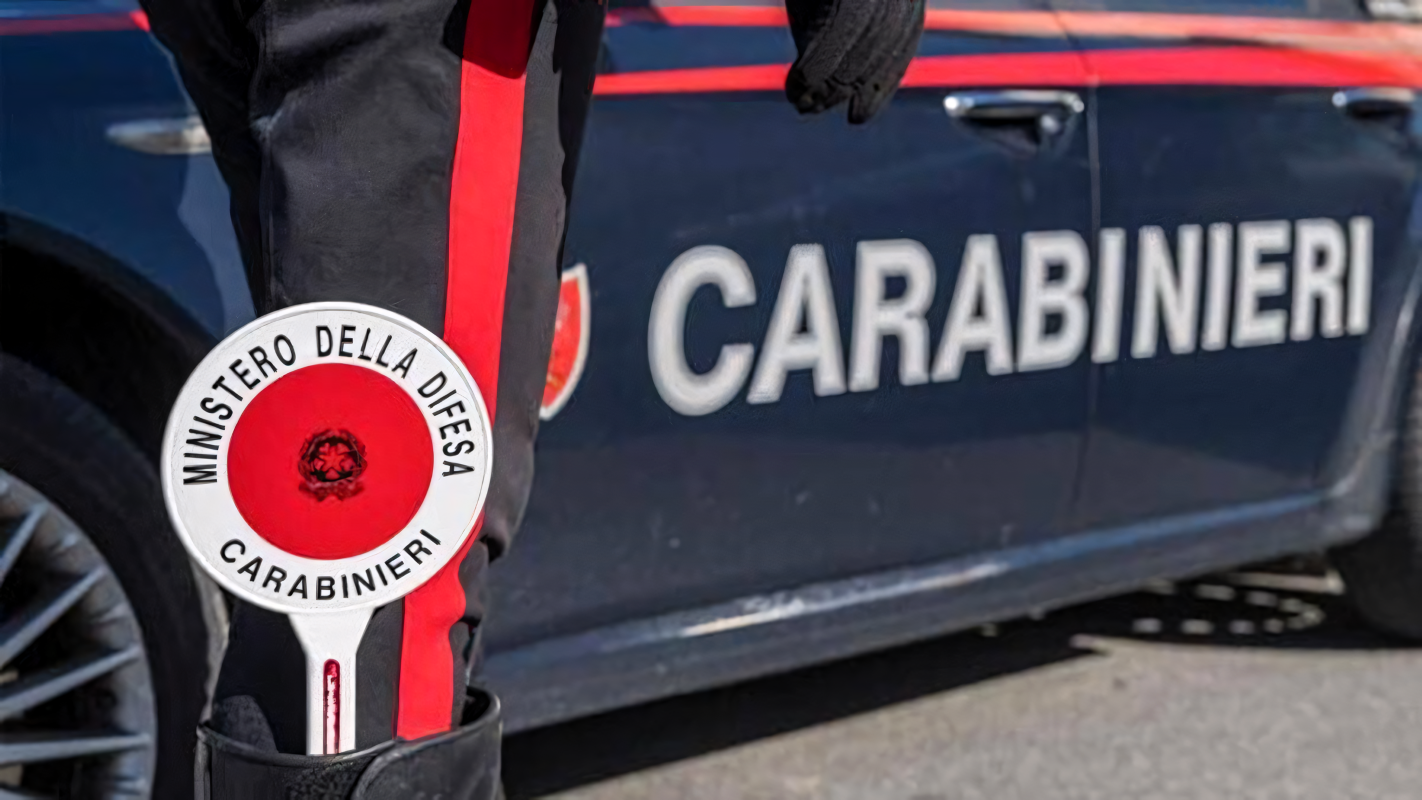 Incidente notturno a Frascati: inseguimento finisce con scontro su via Tuscolana. Feriti due carabinieri feriti