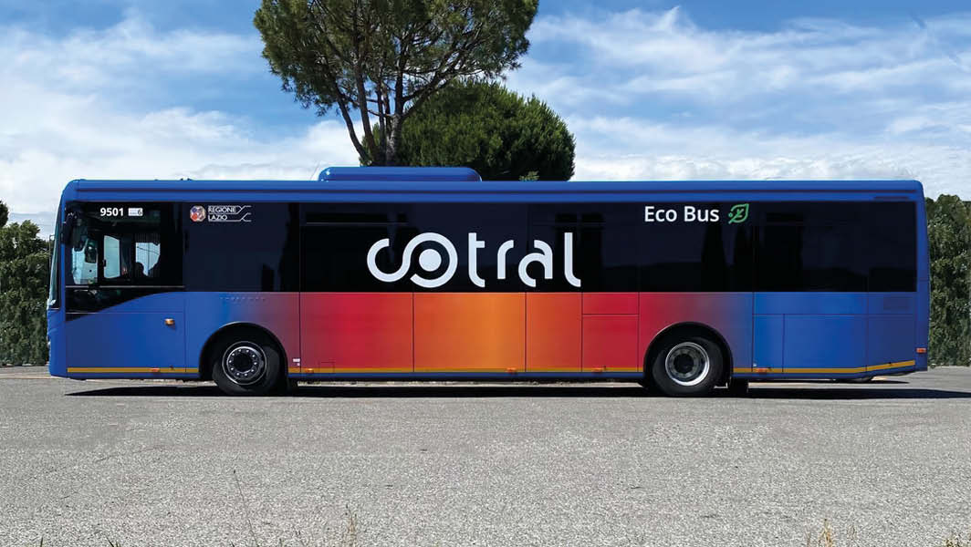 Autobus Cotral in servizio sulla tratta Roma-Viterbo