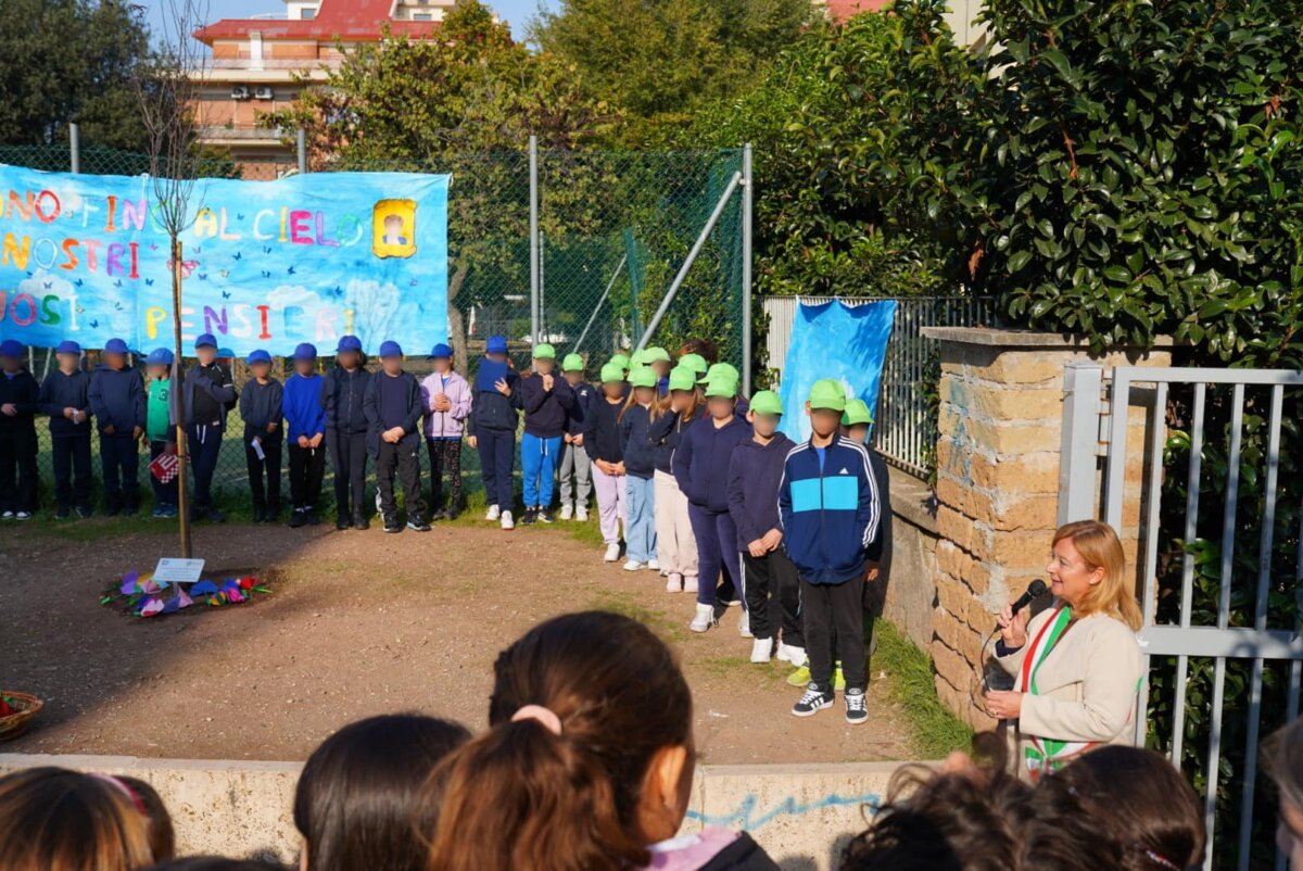 Cerimonia di commemorazione per la maestra Paola Iannamorelli presso la scuola Paola Sarro di Ciampino