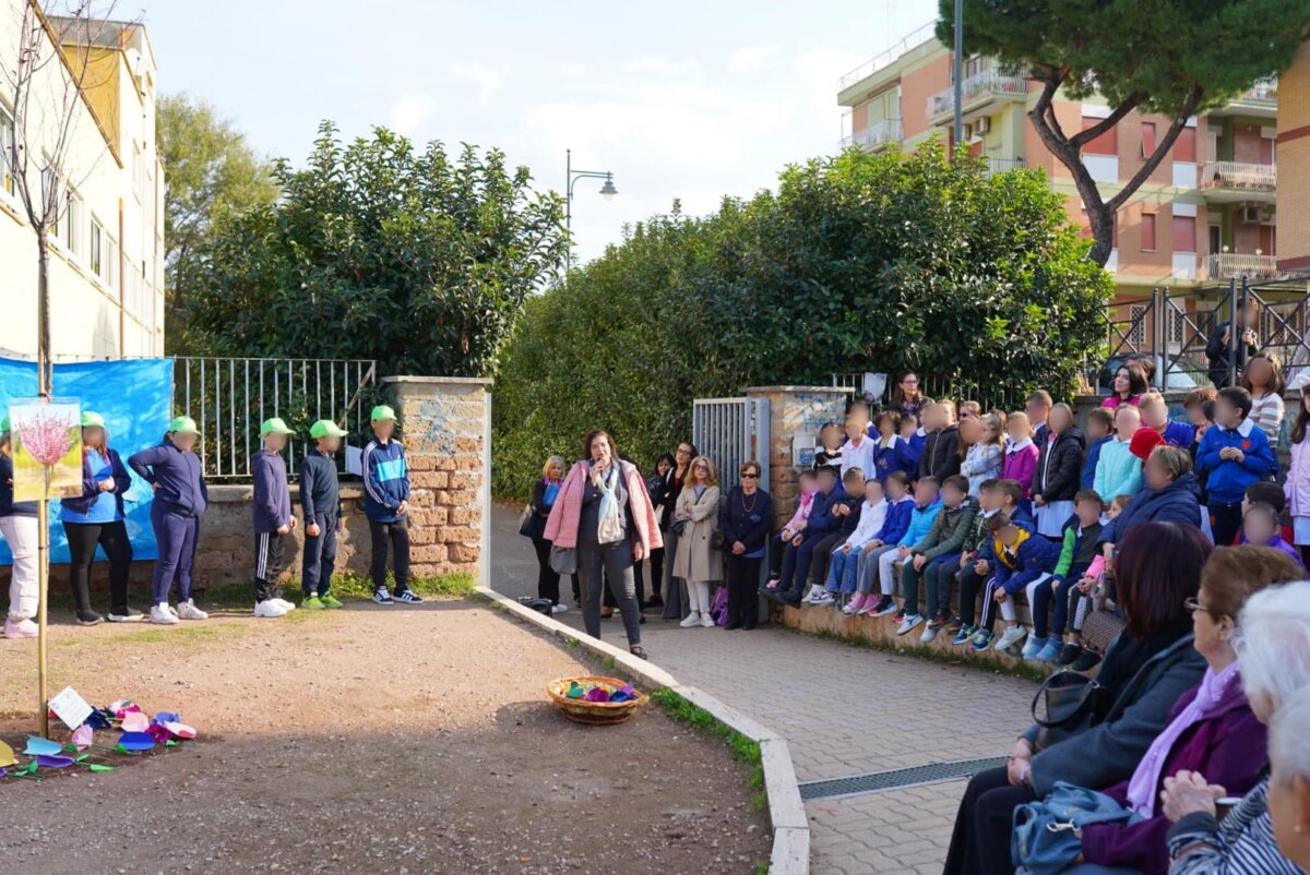 Cerimonia di commemorazione per la maestra Paola Iannamorelli presso la scuola Paola Sarro di Ciampino