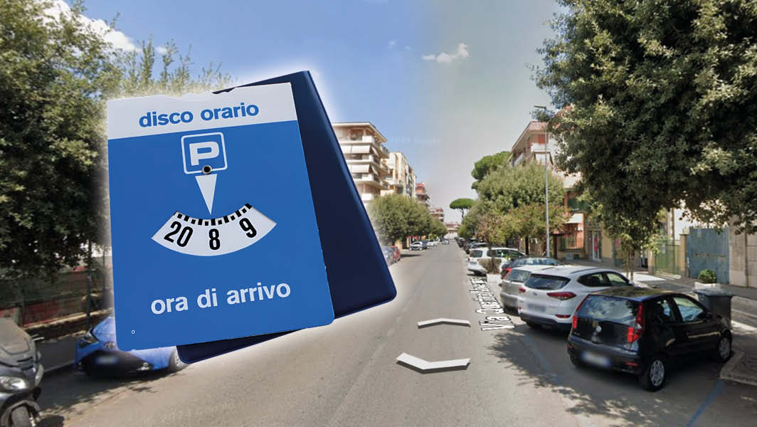 Parcheggi con disco orario nel centro di Ciampino, immagine di una strada cittadina con auto parcheggiate e un segnale di disco orario in primo piano. Titolo: Nuovi parcheggi con disco orario nel centro di Ciampino